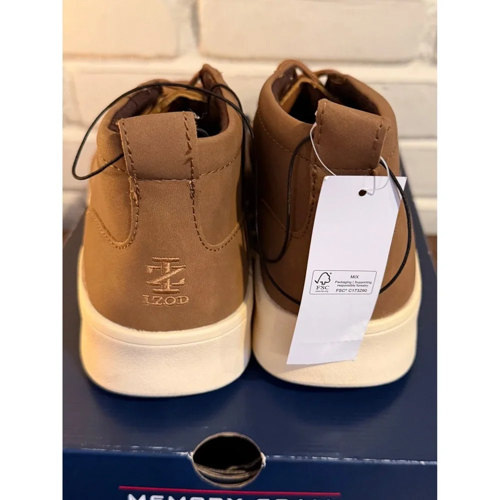 NWT IZOD Palmer Mens Brown Chukka Boots Memory Foam Sneaker Boots 9M Preppy Fall